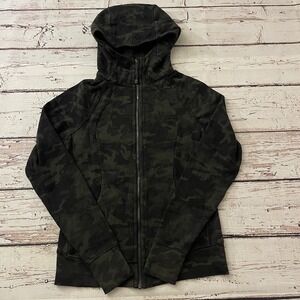Lululemon Scuba Hoodie Size 8 Incognito Camo Gator Green Women's